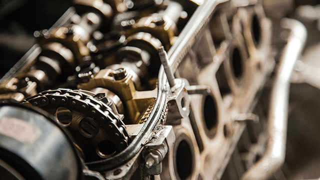 Synthetic vs Mineral Engine Oil: A Complete Comparison Guide